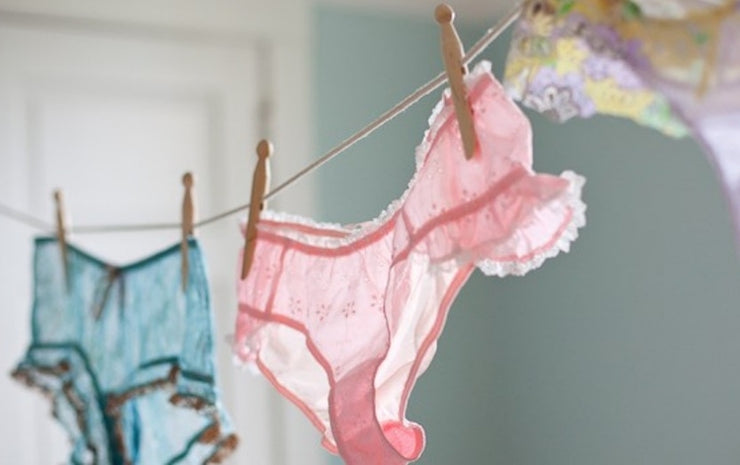 Cura della Lingerie: Come Prolungare la Vita dei Tuoi Pezzi